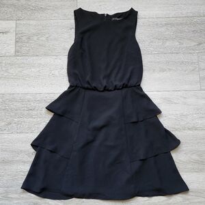 Banana Republic Black Sleeveless Tiered Ruffle Dress Womens 0 Occassion Event